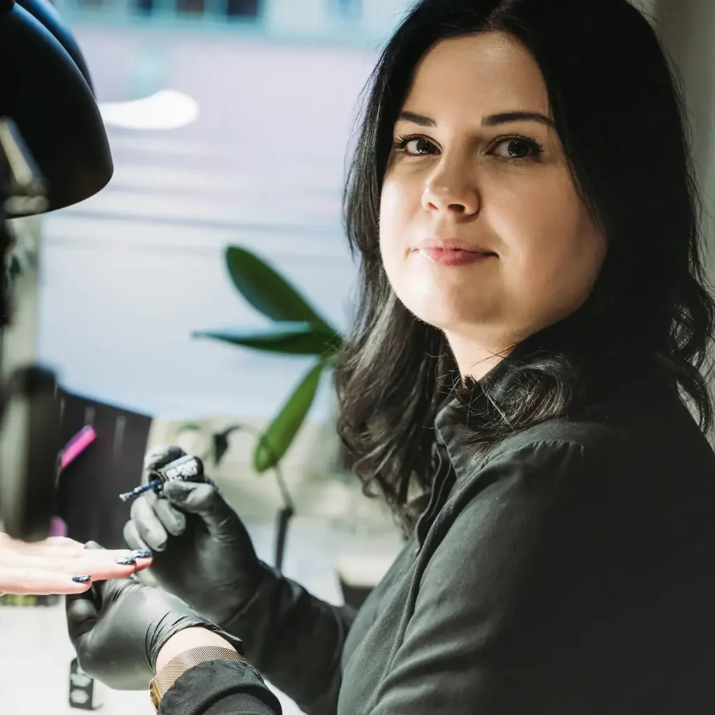 pompadourlounge_teampompadour_nagelteknolog_kristinasriubiske​